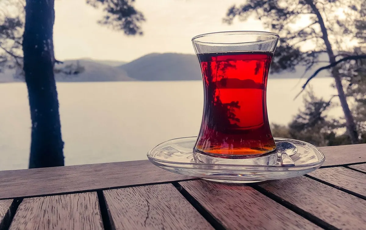 “الصحة الخليجي”: تجنبوا الأمراض المزمنة بشرب الشاي