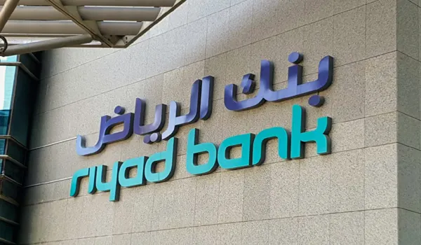 بعد خصم الأقساط مرتين.. عملاء بنك الرياض لمسؤوليه: أين رواتبنا؟