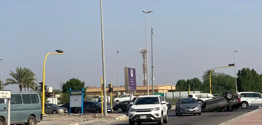 أزمة التزام مروري في واجهة القطيف الجنوبية