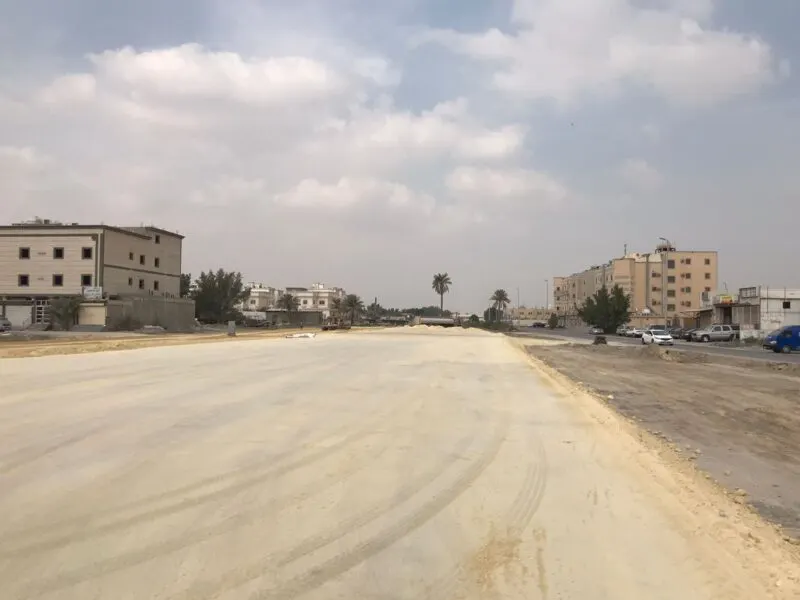 القديح تطالب وزارة النقل: حافظوا على مدخل البلدة الوحيد