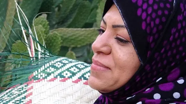 بنت الدِّبْدابة.. الأصابع تلعب وحدها.. الحسُّ يبتكر