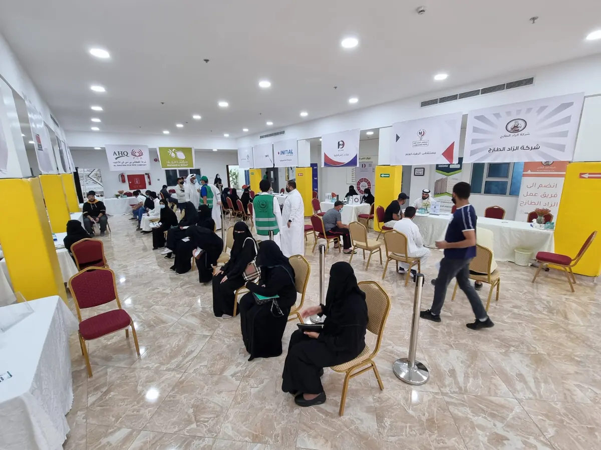 للجنسين.. وظائف فنية وإدارية وحرفية في ملتقى التوظيف في تاروت