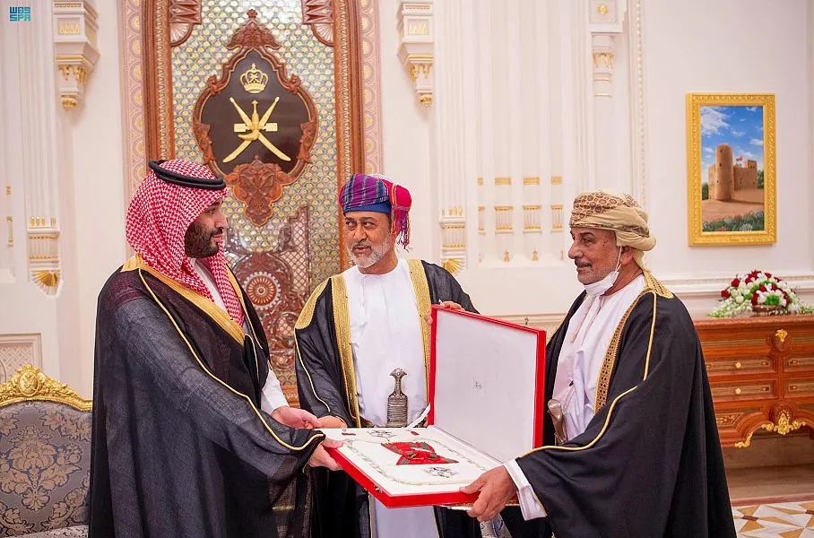 [صور] احتفاء سلطاني بولي العهد في عمان.. واتفاق أخوي على تعزيز العلاقات