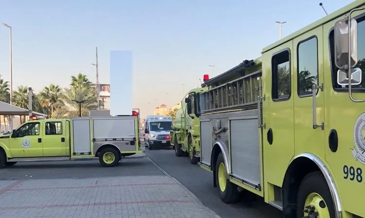 القطيف.. الدفاع المدني يسيطر على حريق بنك في شارع القدس