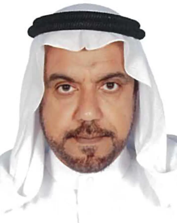 شاعر سيهاتي يشرّح شخصية تاجر العقار: “شنب” كبير ويحمل “مسباح”
