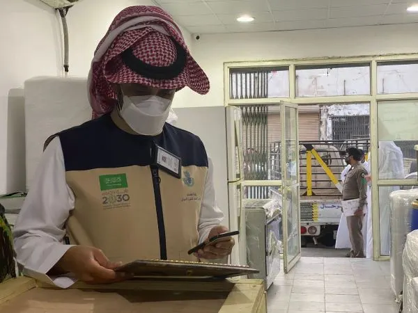 أمانة الشرقية.. 47 متجوّلاً مُخالفاً و3 أطنان متروكات