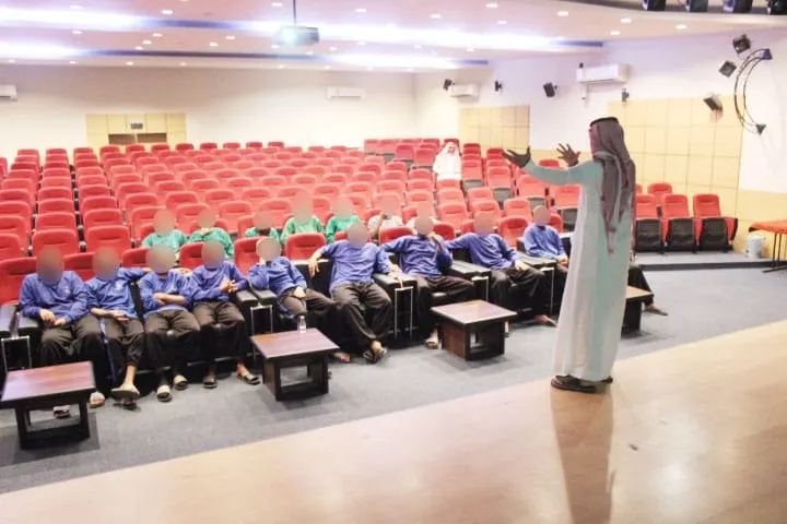 أستاذ جامعي يحفّز “تقدير الذات” عند نزلاء دار الملاحظة