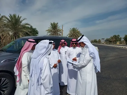 بلدية القطيف تراقب الخدمات في بلدة الجش