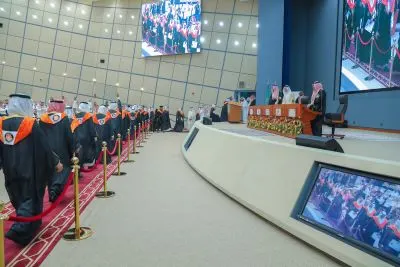 أمير الشرقية يرعى تخريج ٤٠٣ طلاب من جامعة الأمير محمد بن فهد