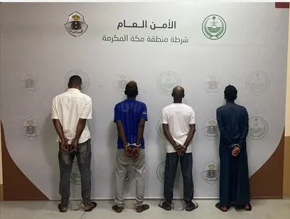 يمني و3 سعوديين يسرقون كيابل في الرياض