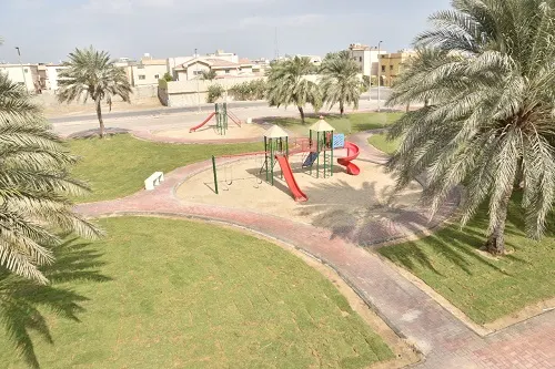 الانتهاء من زراعة حديقة الزهور في سيهات