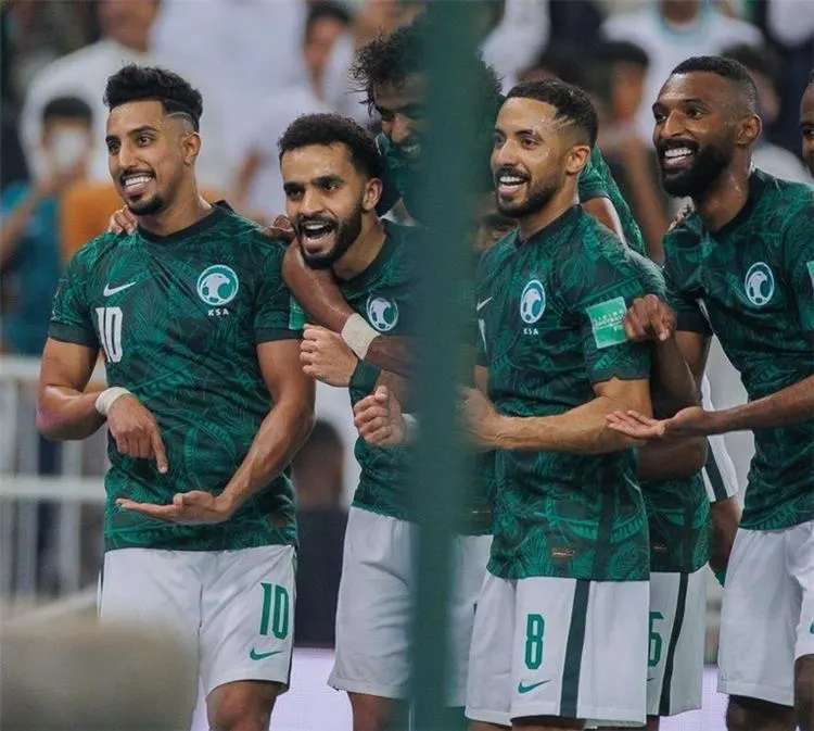 ضدّ الأرجنتين.. الأخضر يخرج من أولى مبارياته “رافع الراس عربي”