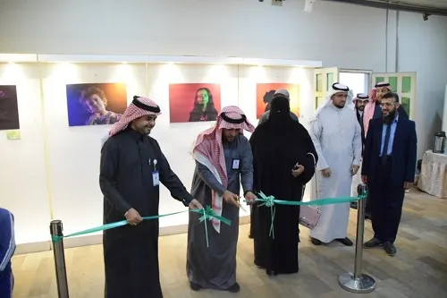 [صور] “عشرة على عشرة” يملأ قاعة عبدالله الشيخ بالحضور