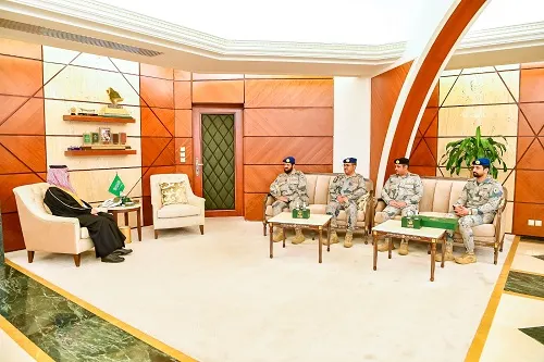أمير الشرقية يطلع على التقرير السنوي لحرس الحدود