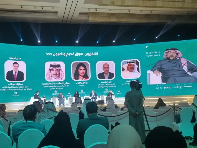 إعلاميون: التلفزيون يواجه حرباً.. وعليه أن يُغير أدواته