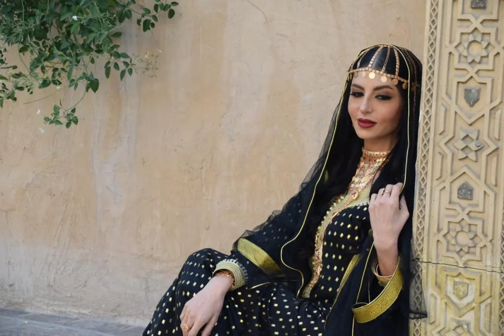 [فيديو] لبنانية في تاروت ترتدي الزيّ القطيفي