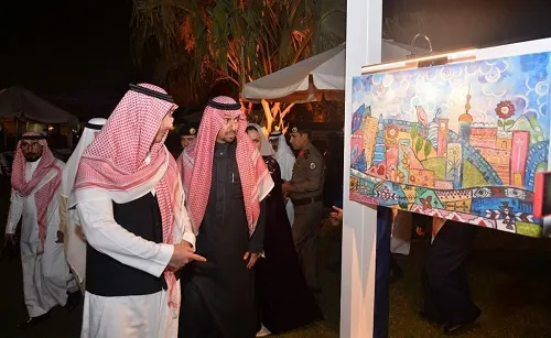 15 لوحة لأطفال التوحد.. محافظ القطيف يفتتح مزاد «ريشة طيف» في النابية