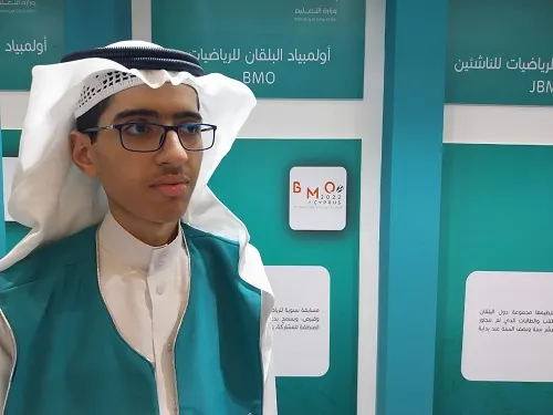 ضمن 73 متفوقاً.. مهدي البيك يصافح وزير التعليم ويغادر إلى “كاوست”