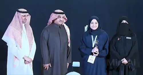 زهراء آل شبر.. طالبة الثانوية تتحدّى “كورونا” بالبحث عن أشباهه
