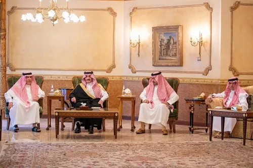 أمير الشرقية يواسي عائلة الأنصاري