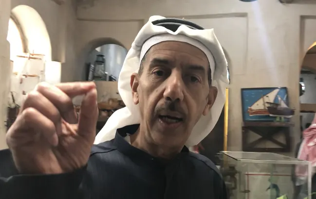 [فيديو] التشكيلي شلي يتذكر: أحدث أغاني “حليم” سمعناها من سطح تاروتي