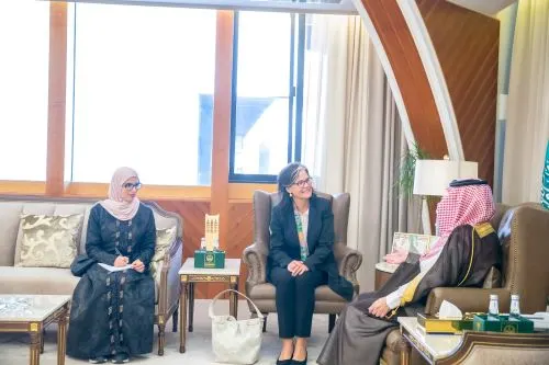 أمير الشرقية يستقبل سفيرة الدنمارك