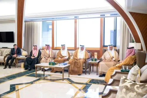أمير الشرقية يطلع على برامج التجمع الصحي في الأحساء