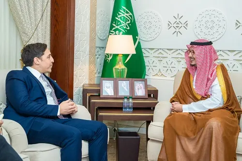 نائب أمير الشرقية يستقبل كبير الاستشاريين في سفارة بريطانيا