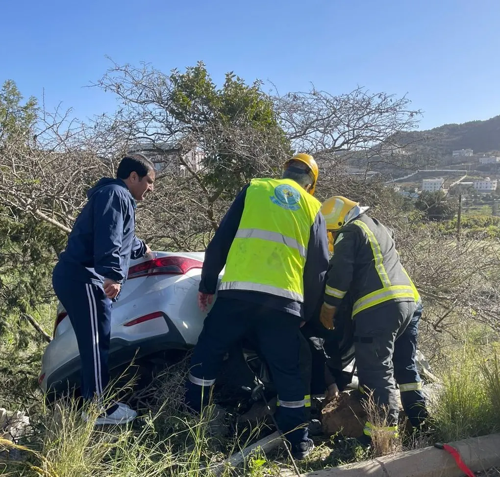 8 إصابات في حادث اصطدام سيارتين في الباحة