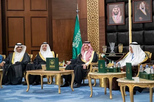 مجلس ذكريات يجمع أمير الشرقية ومتقاعدين من أرامكو