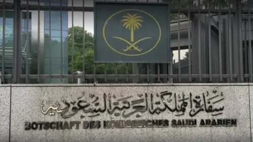 السفارة في فرنسا للسعوديين: ابتعدوا عن مواقع التجمعات والصدامات