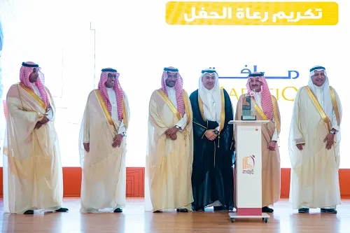 تحت أنغام “راية العز”.. ليلة نجاح 2127 شاباً بتوقيع سعود بن نايف في الجبيل