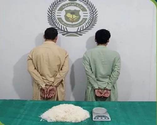 3.35 كيلوجرام “شبو” بحوزة مقيمين في جدة