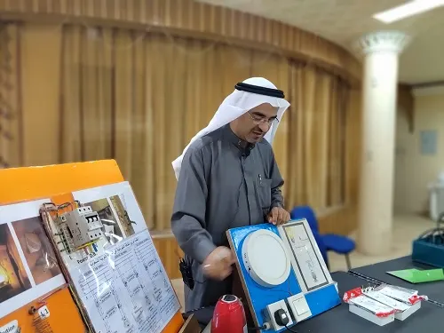 الجارودية.. 40 متطوعاً يتدربون على السلامة المنزلية والكهربائية