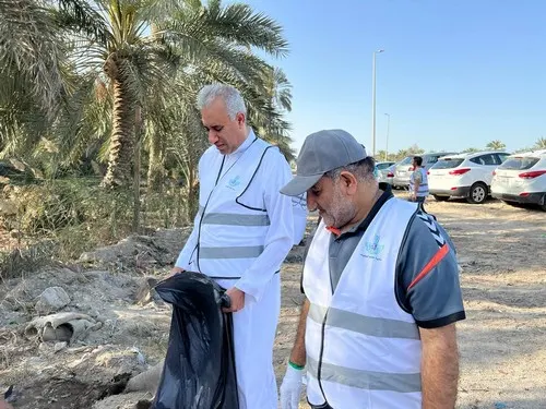 سواعد “واحتنا جميلة” تواصل تنظيف المزارع