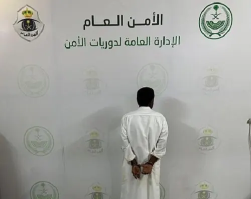 تم القبض.. مواطن أتلف جهاز ساهر وآخر وثق الفيديو