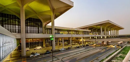 مطار الملك فهد الأول في عدد مسافري شهر مارس