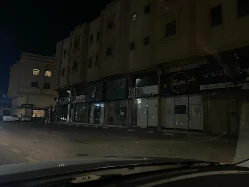 في ليلة علي.. القطيف تُطفيء أضواء النيون