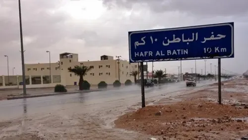 “الزعازيع” وصلت القطيف.. الدفاع المدني يحذر من عواصف وأمطار غزيرة في الشرقية