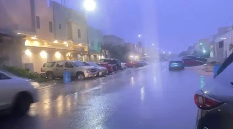 أمطار رعدية ورياح نشطة على أغلب المناطق