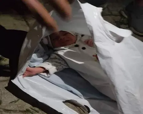 لا دليل على مصداقية صورة طفل مجهول تركته أمه عند دار أيتام