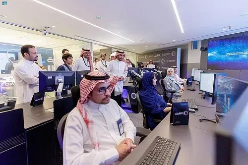 نجاح عملية انفصال المركبة الفضائية التي تقل علي و ريانة