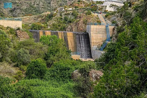 [صور] سدود الباحة تفيض بالخير