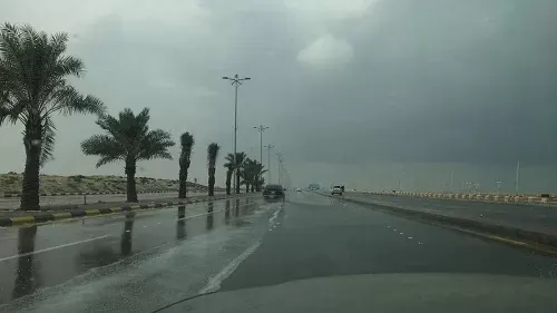 برَد و سيول في الخفجي والنعيرية وحفر الباطن وقرية العليا
