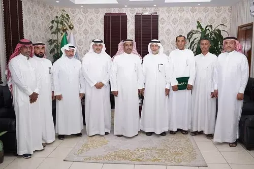 المهندس المطيري يكرم آل طويلب وآل وهيب لـ “تشجير المنازل”