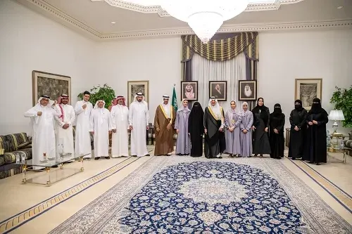 أمير الشرقية يكرم أبطال آيسف من تعليم الأحساء