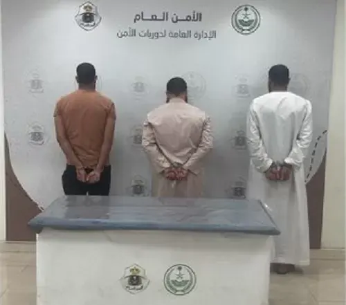 الحجّ اقترب والنصْب بدأ.. سقوط 3 محتالين يروّجون حملة وهمية