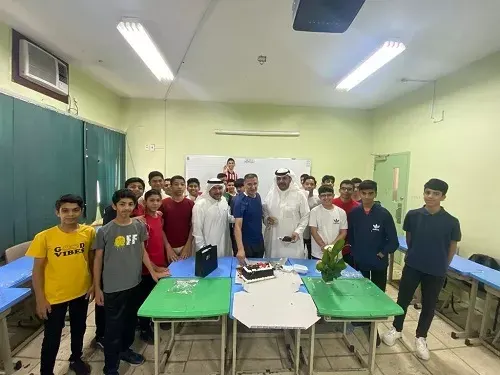 بعد ثلث قرن من التعليم.. متوسطة الجش تودع العبدالعال