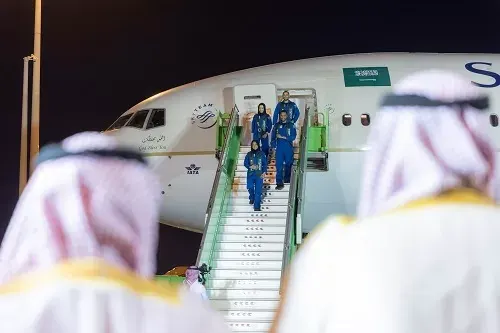 عودة ميمونة.. روّاد الفضاء في أرض الوطن