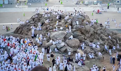 الصحة تحقق أمنية حاج مصاب بسرطان الرئة بالوقوف بعرفات